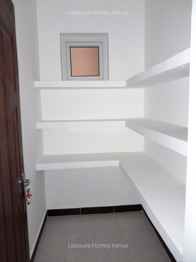 2 Bed Apartment with En Suite at Hatheru Road - 13