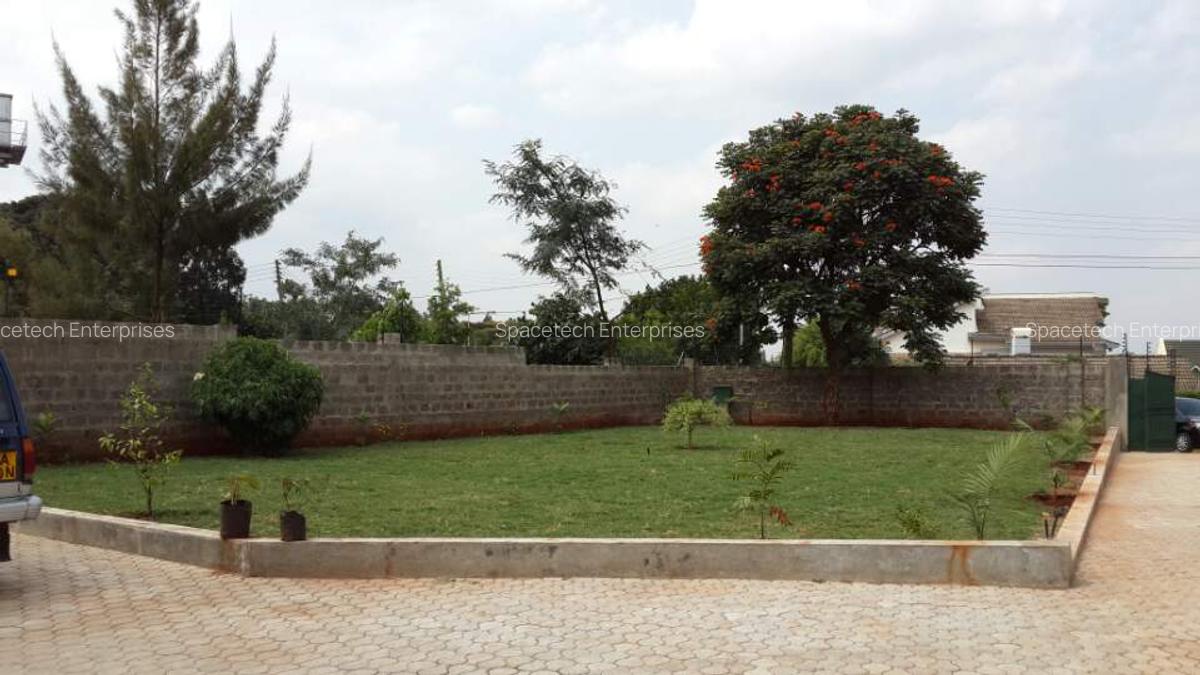 5 Bed House with En Suite in Runda - 4