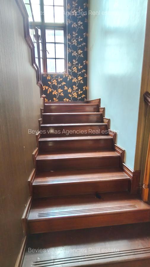 4 Bed Townhouse with En Suite at General Mathenge - 13