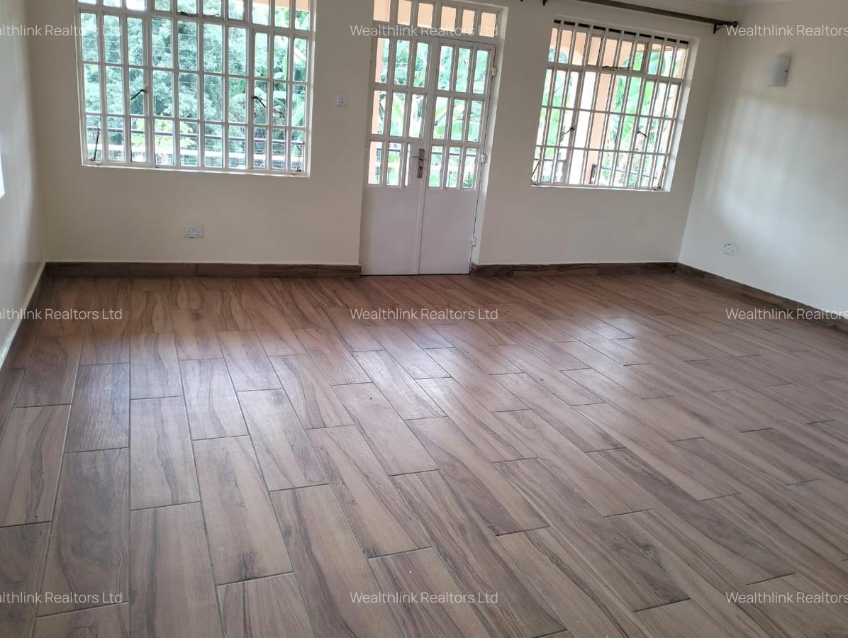 4 Bed Townhouse with En Suite at Lonetree - 5