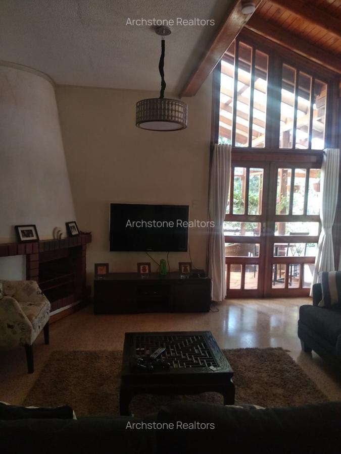 2 Bed House with Swimming Pool in Ridgeways - 6