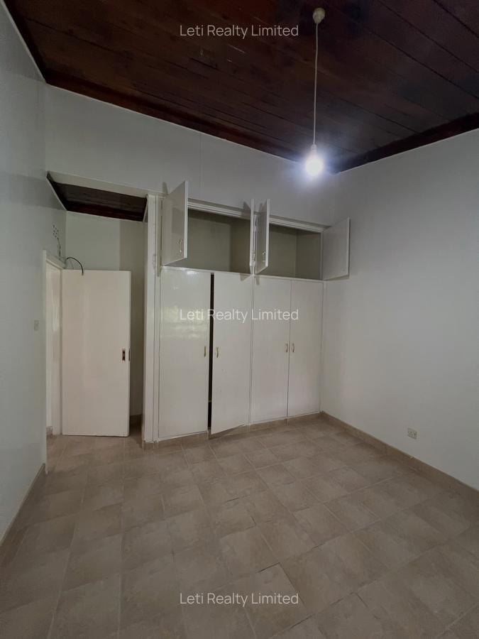 4 Bed House with En Suite in Lavington - 13