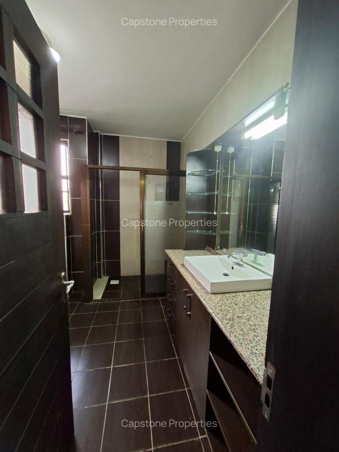 6 Bed House with En Suite in Runda - 14