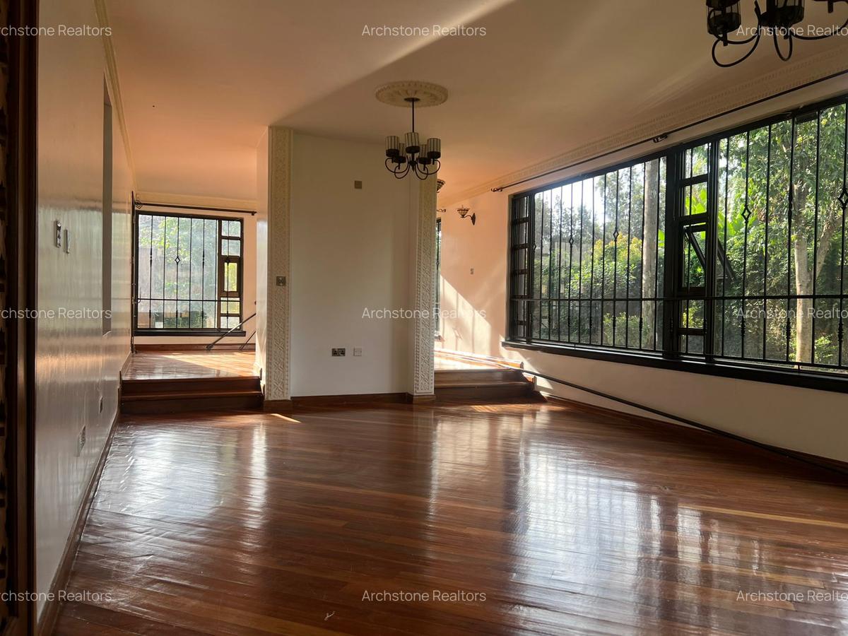 7 Bed House with En Suite in Runda - 3