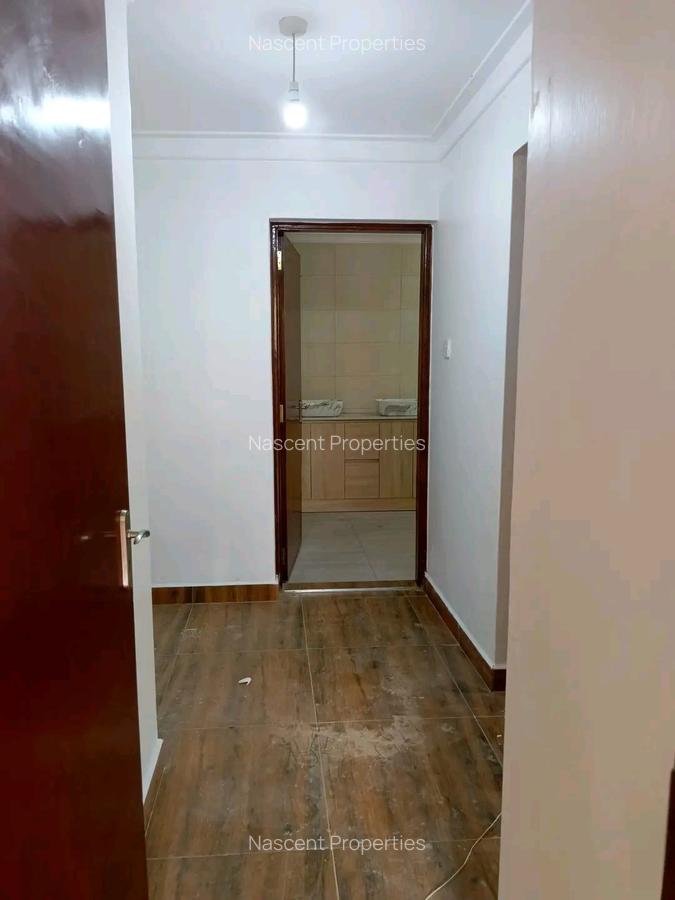 5 Bed House with En Suite in Rosslyn - 12