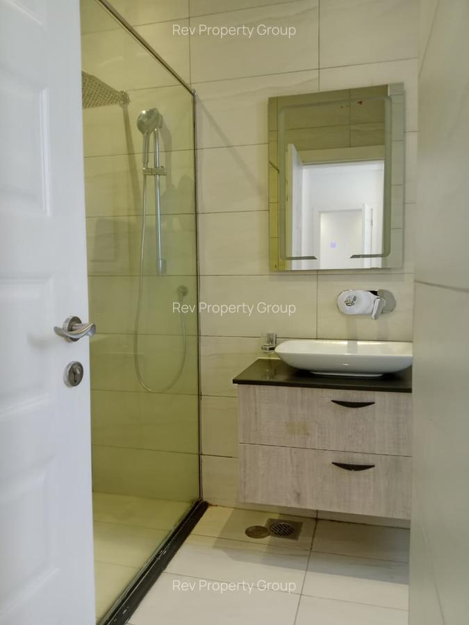 Serviced 2 Bed Apartment with En Suite in Westlands Area - 18