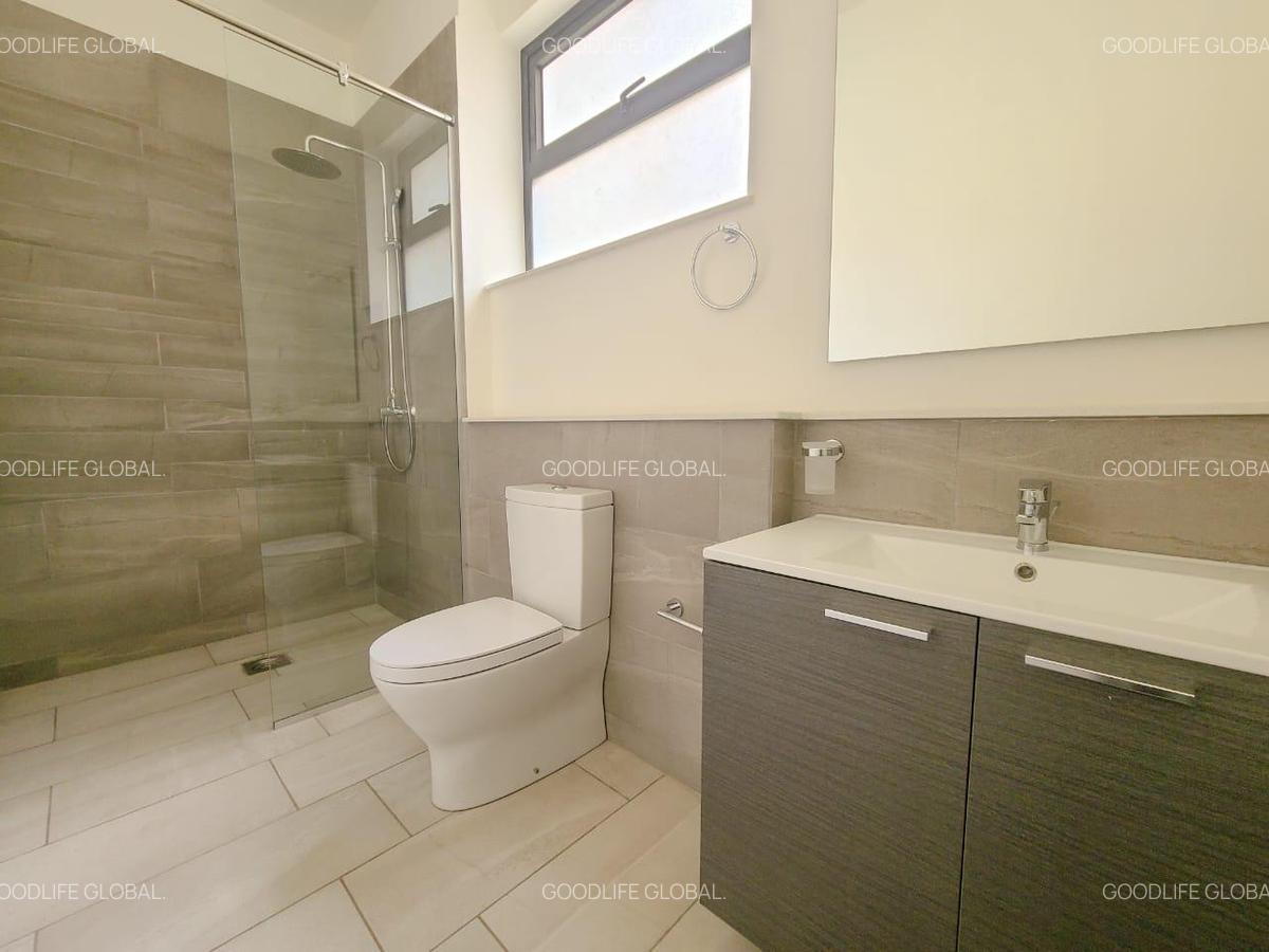 3 Bed Apartment with En Suite at Riverside - 13