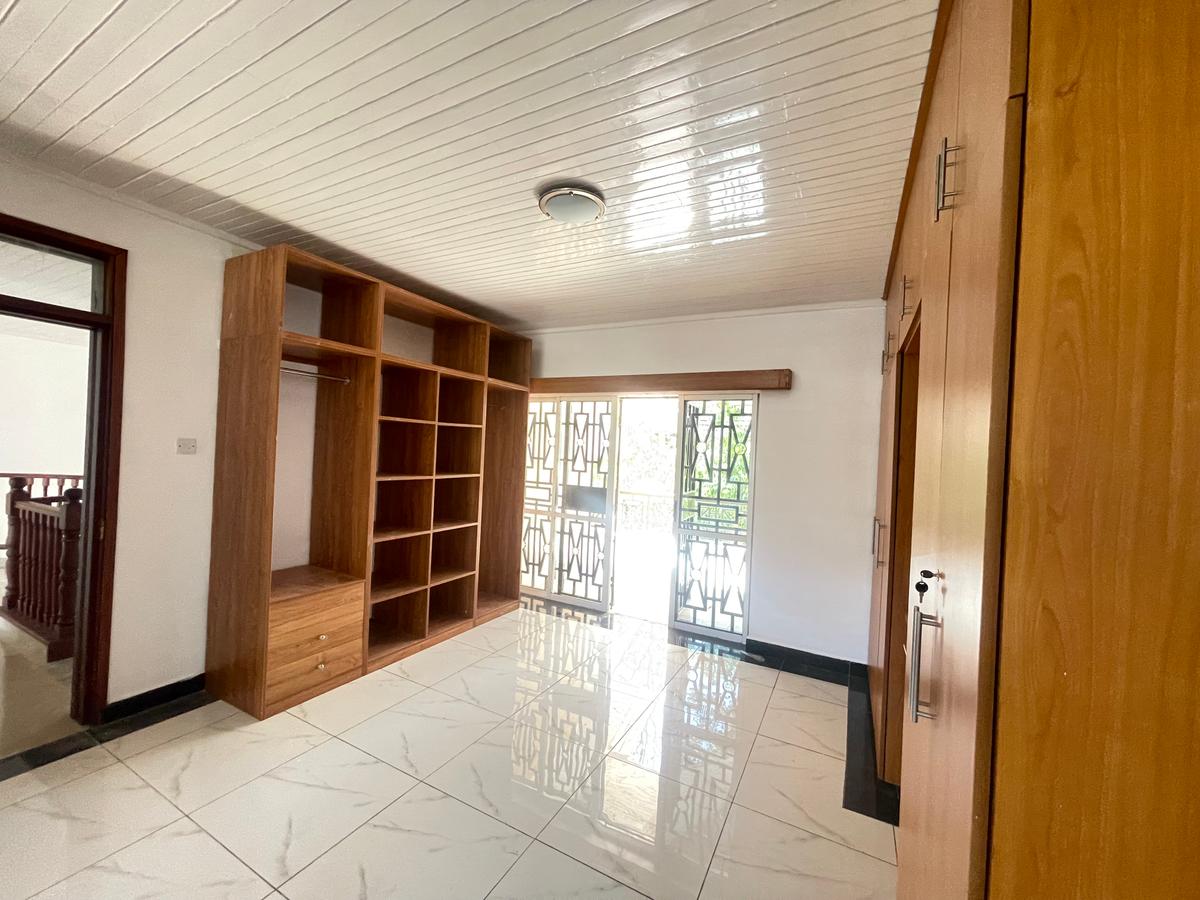 4 Bed Apartment with En Suite in Kilimani - 11