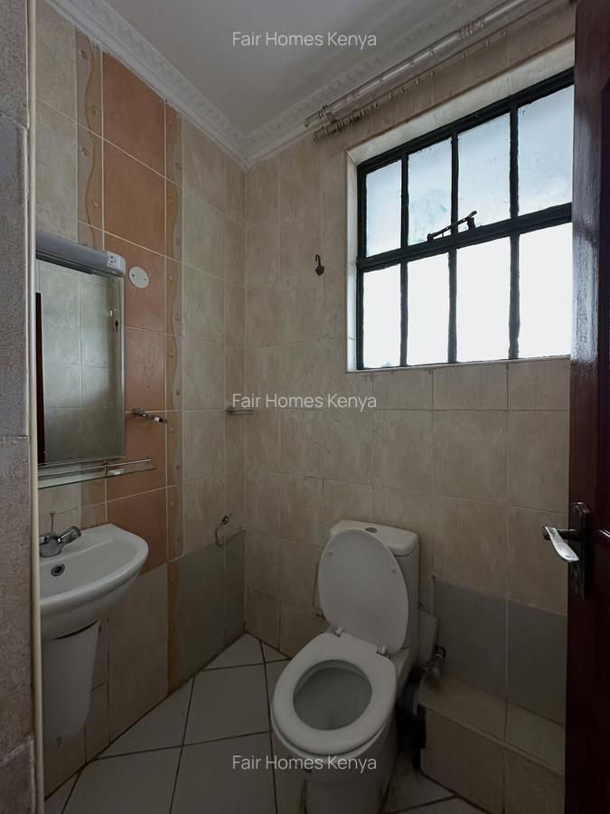 6 Bed Townhouse with En Suite at Othaya Road - 12