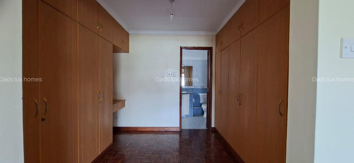 4 Bed Townhouse with En Suite at Brookside - 4