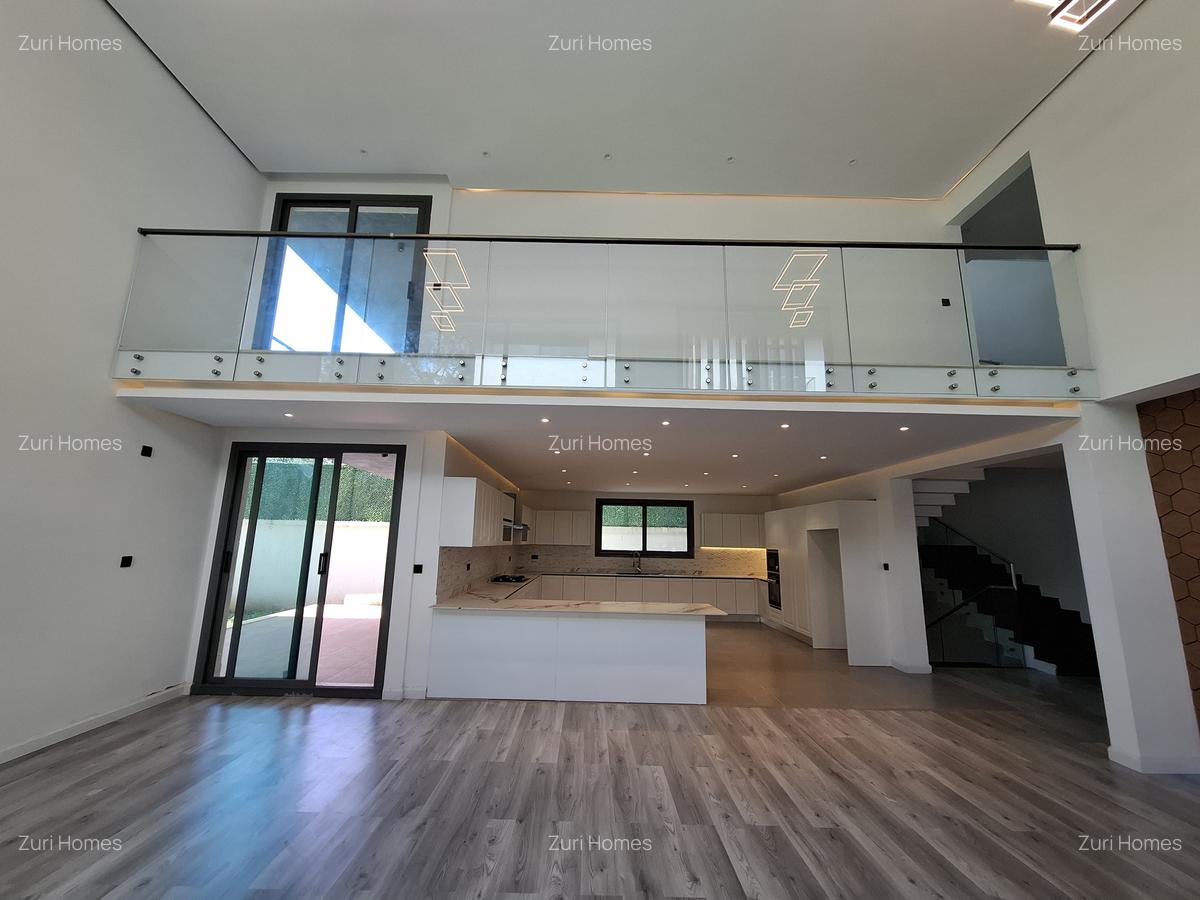 5 Bed Townhouse with En Suite in Lavington - 2