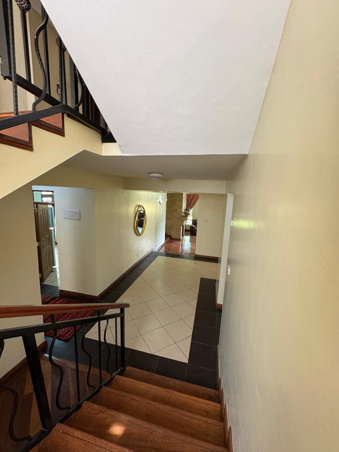 5 Bed Townhouse with En Suite in Lavington - 19