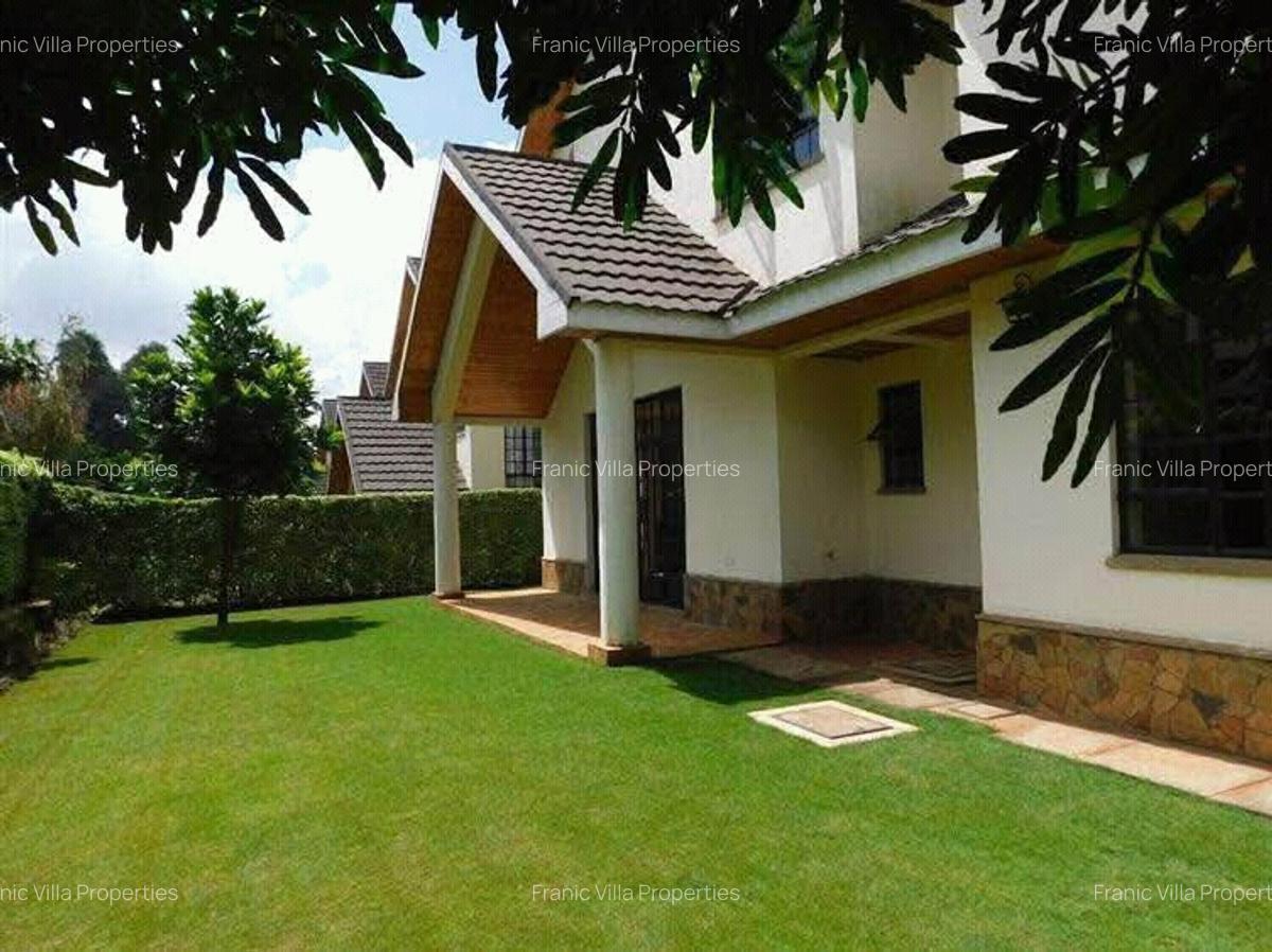 4 Bed Villa with En Suite at Summer Field - 1
