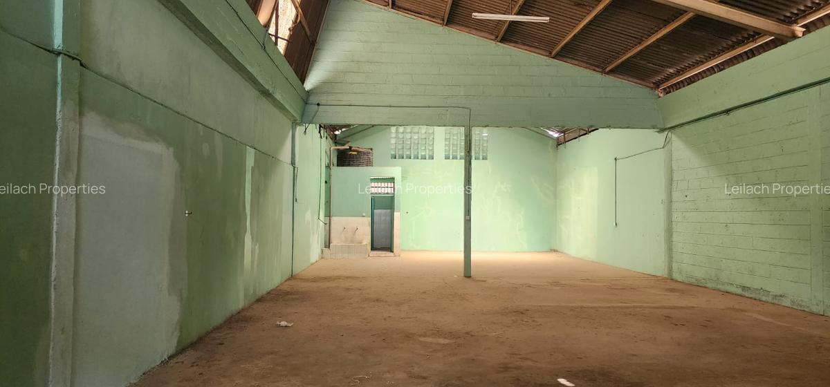 4,500 ft² Warehouse with Fibre Internet in Industrial Area - 3