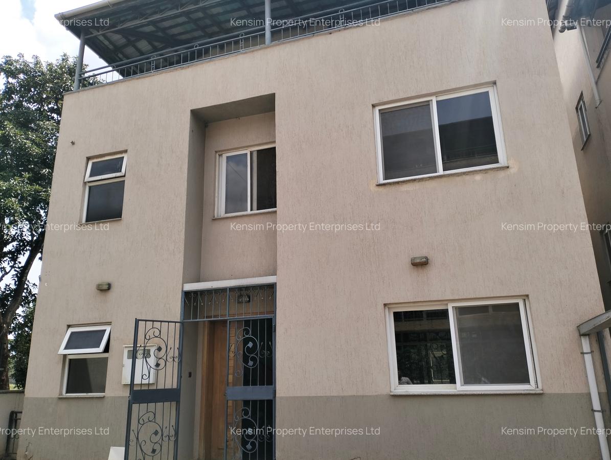 5 Bed Townhouse with En Suite in Lavington - 2