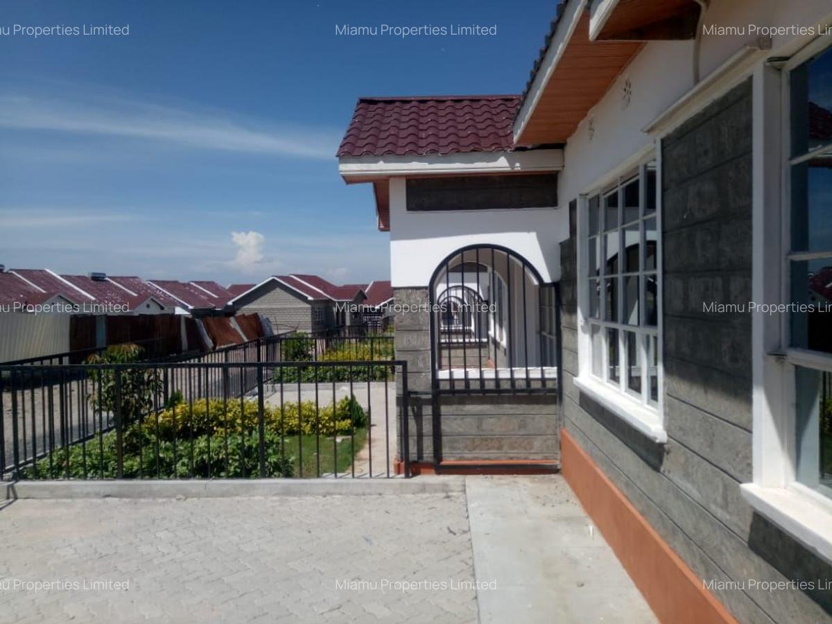3 Bed House with En Suite at Malaa Town - 6