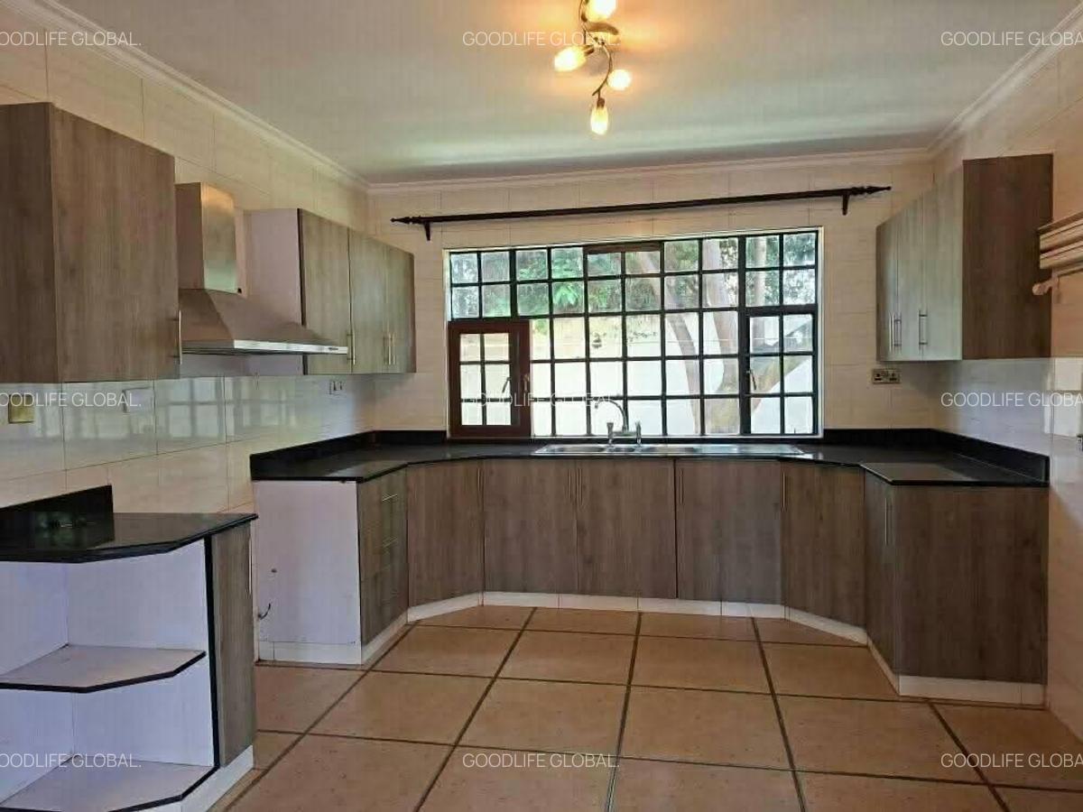 4 Bed Townhouse with En Suite at Runda - 6