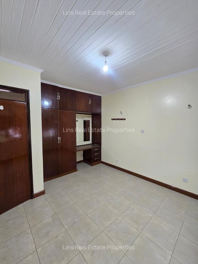 5 Bed Townhouse with En Suite in Lavington - 6