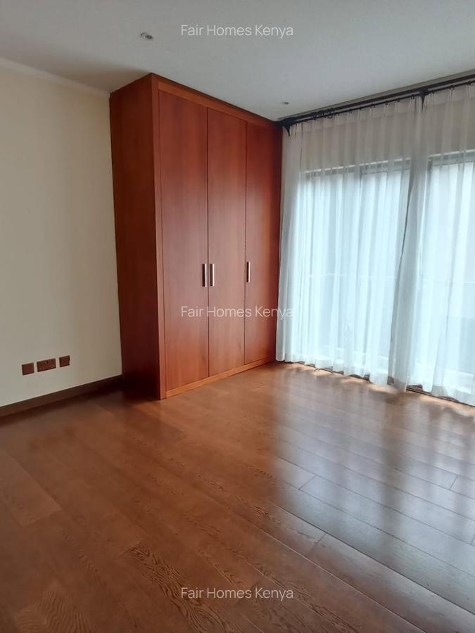 5 Bed Townhouse with En Suite at Convent Drive - 3