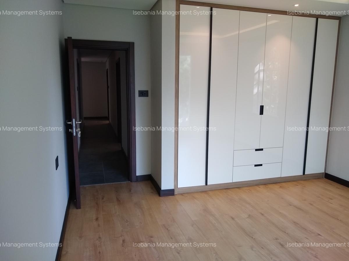 5 Bed House with En Suite at Panafric Avenue - 20