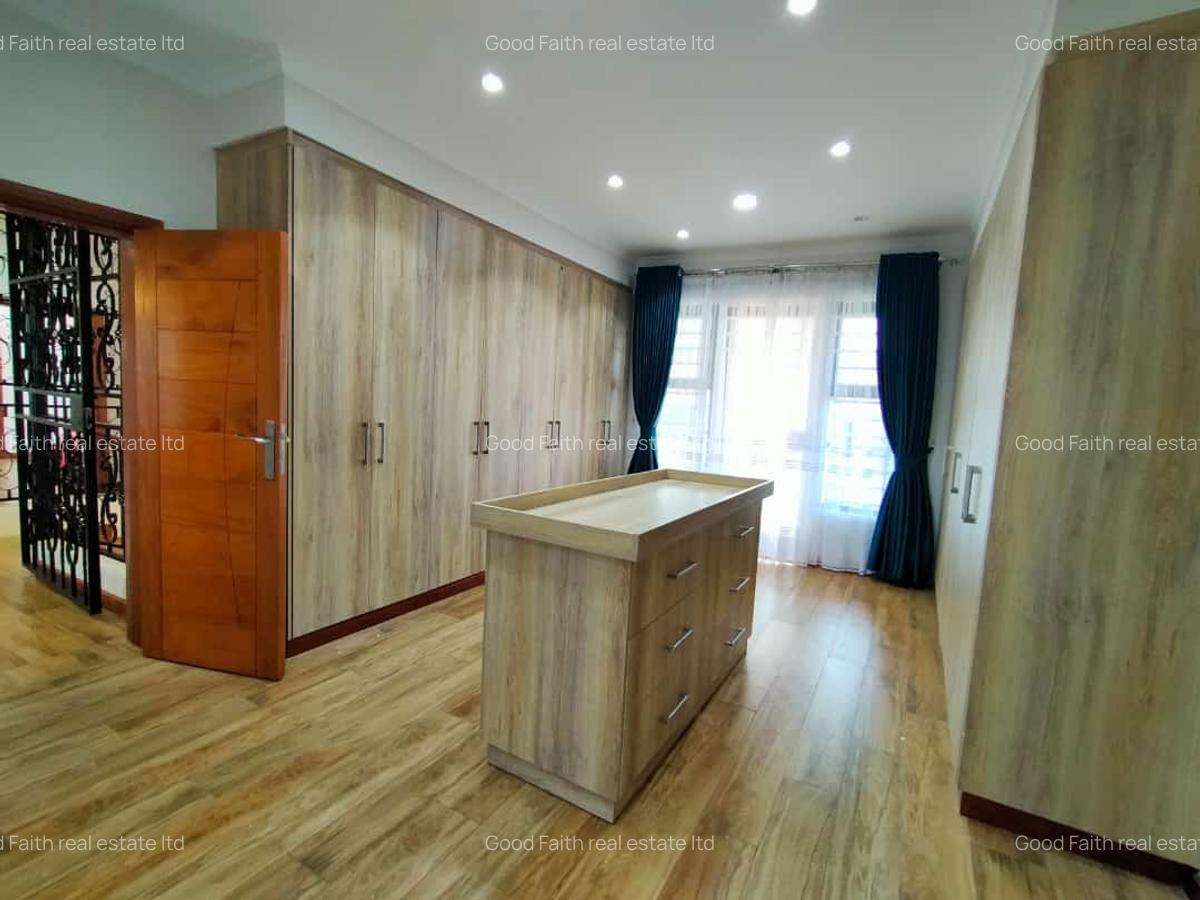 4 Bed Townhouse with En Suite in Kiambu Road - 12