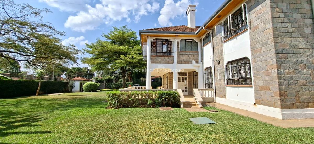 6 Bed House with En Suite in Runda - 3