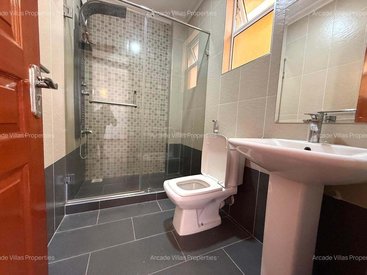 3 Bed Apartment with En Suite in Riverside - 9