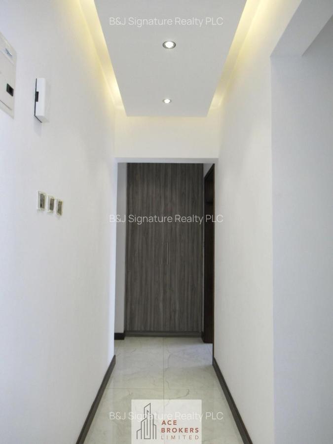 2 Bed Apartment with En Suite in Brookside - 10