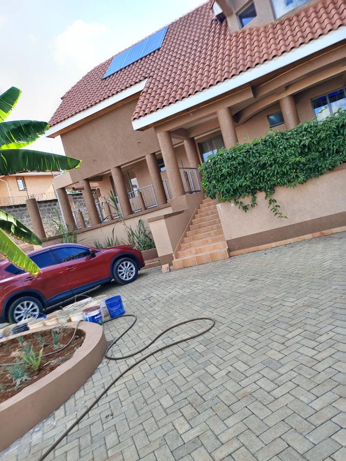 10 Bed House with En Suite in Runda - 11