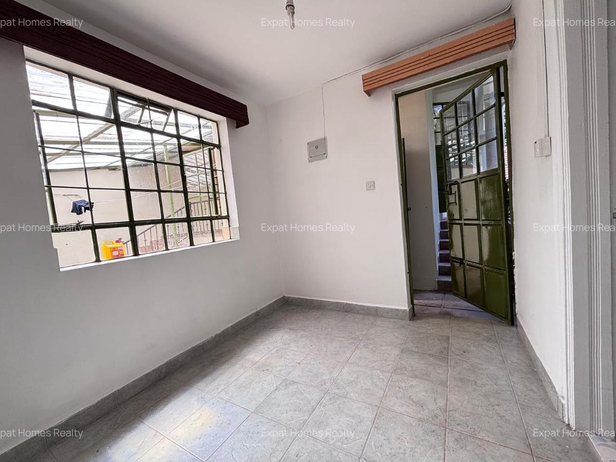 4 Bed Townhouse with En Suite in Lavington - 6