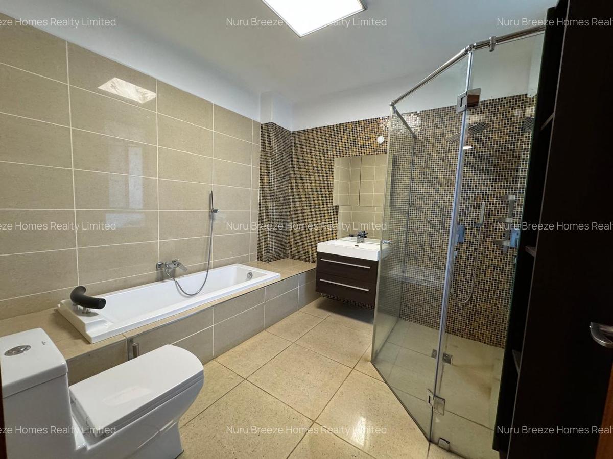 3 Bed Apartment with En Suite in Parklands - 5