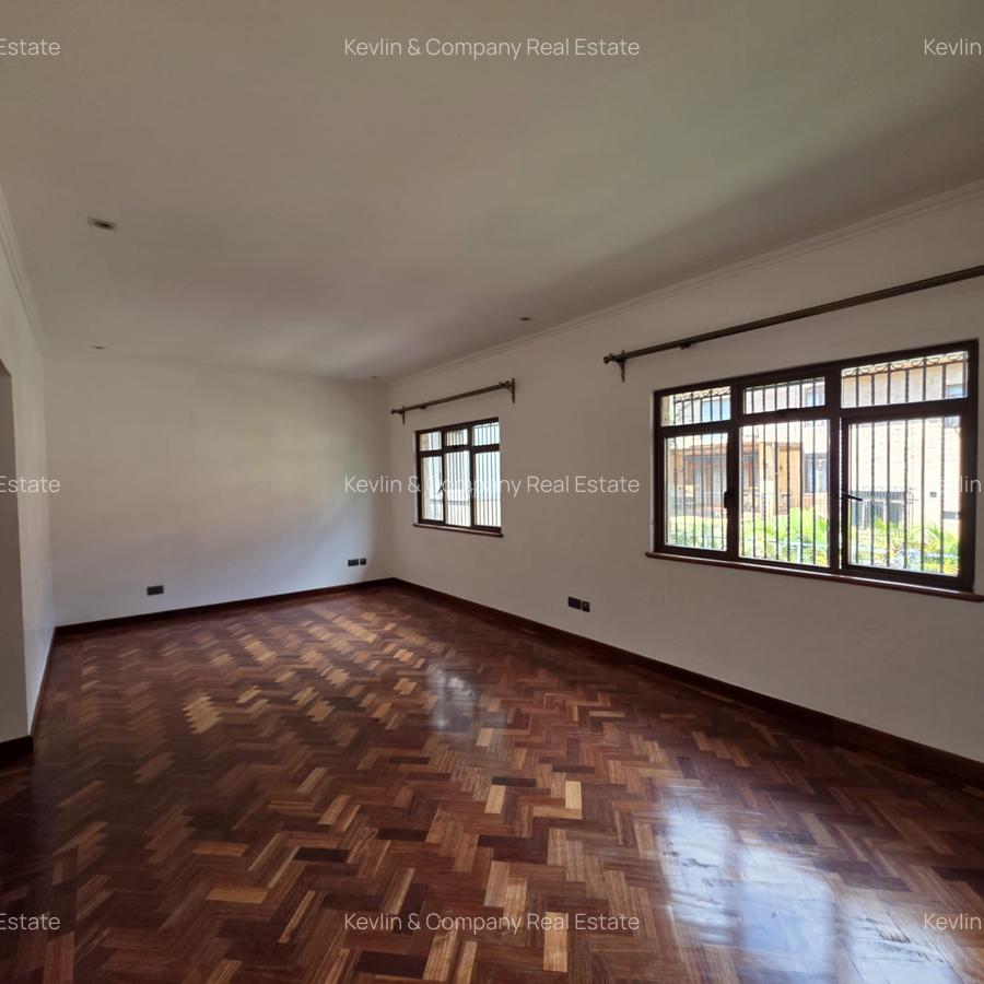 5 Bed Villa with En Suite in Lavington - 15