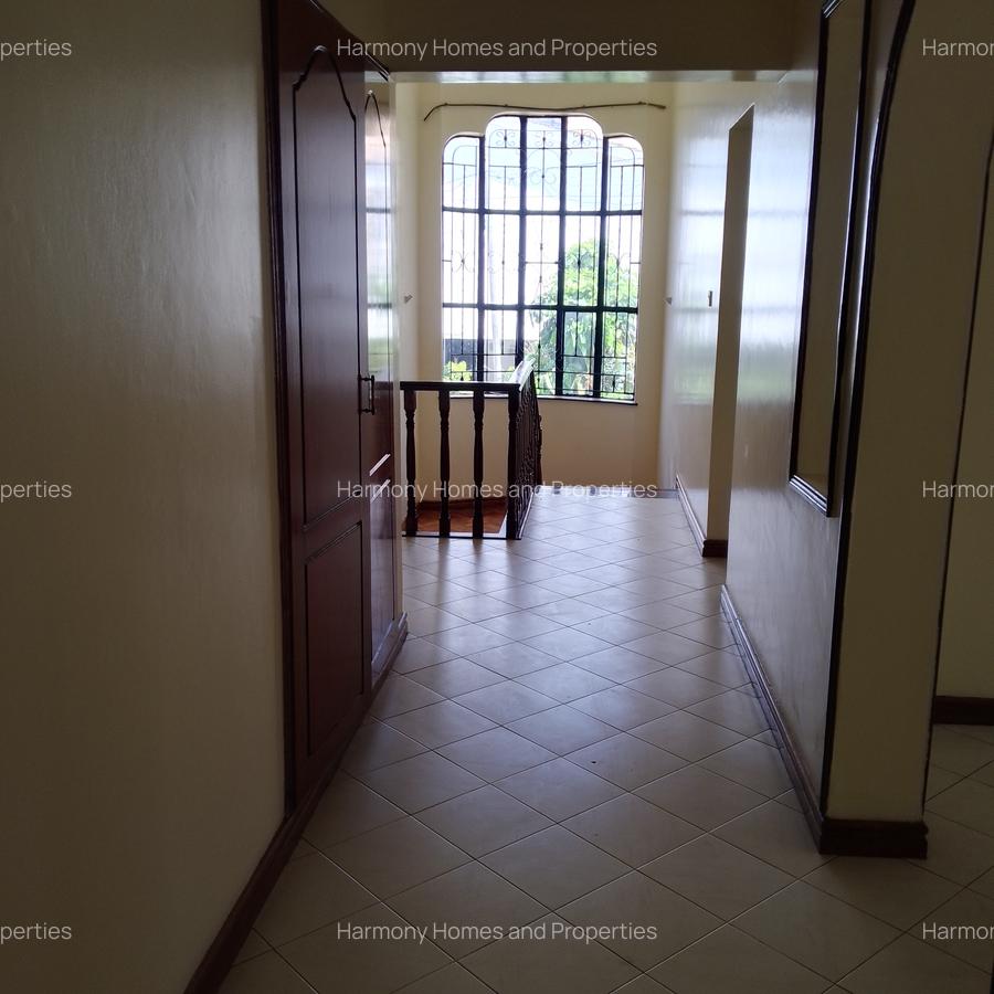 5 Bed Townhouse with En Suite at Riverside - 16