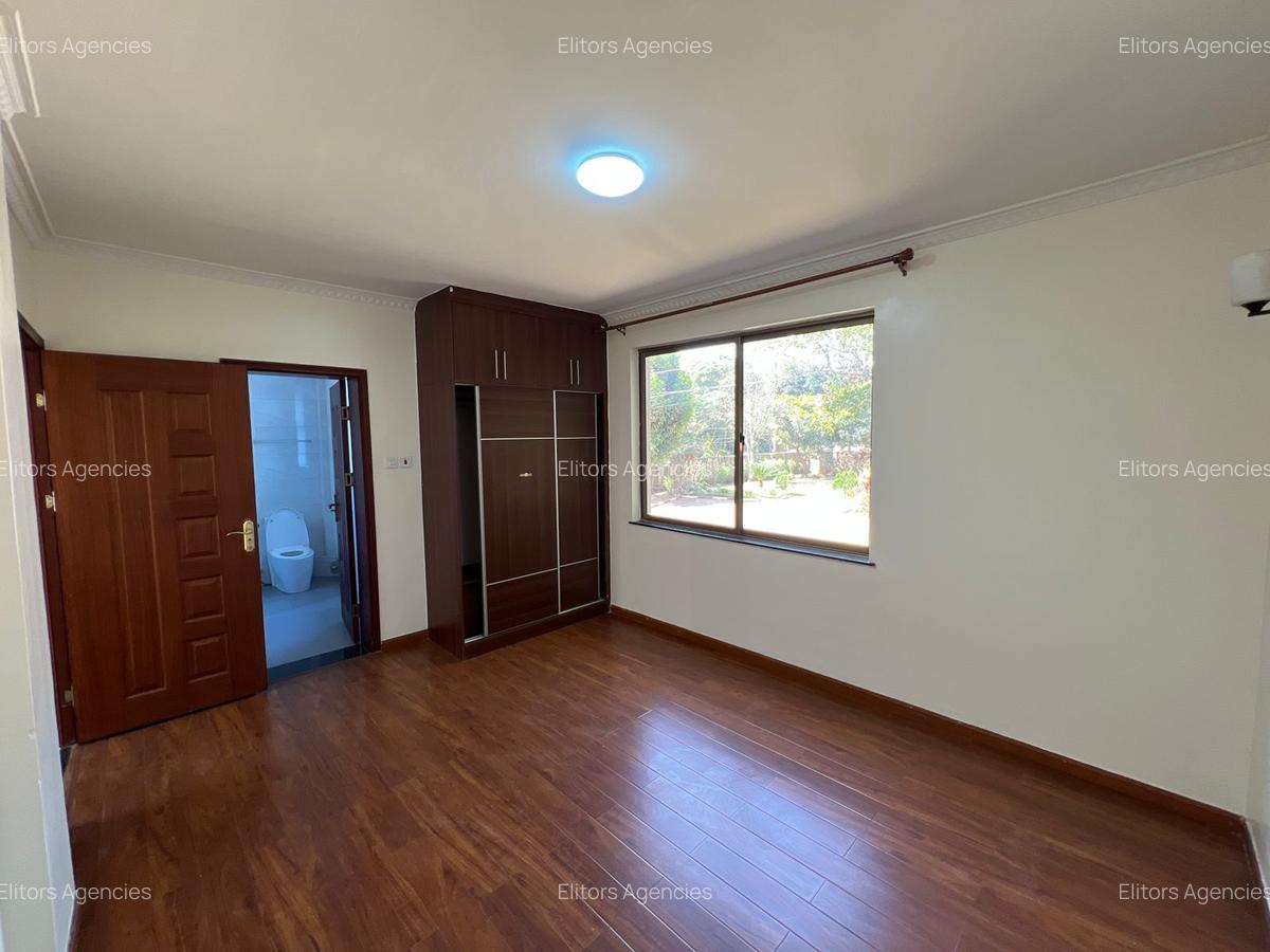 5 Bed Villa with En Suite at Chalbi Drive - 14