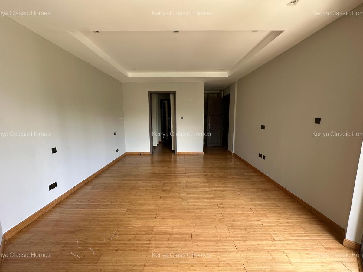 3 Bed Apartment with En Suite at Riverside - 14