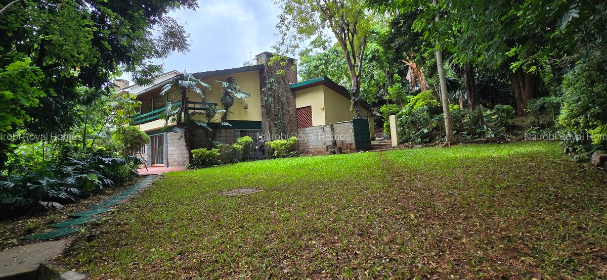 4 Bed House with En Suite at Lavington Green - 10