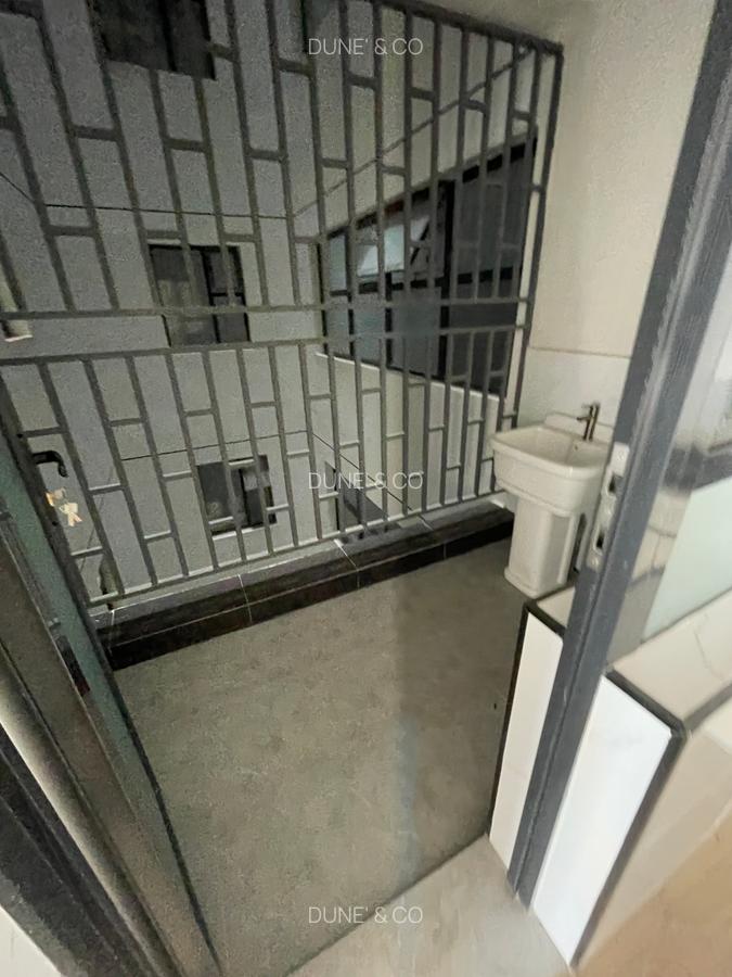 2 Bed Apartment with En Suite in Kilimani - 14