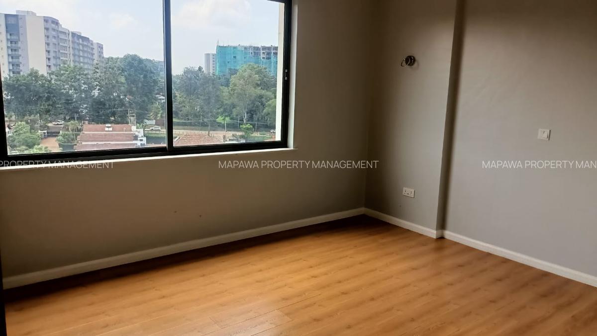 Serviced 4 Bed Apartment with En Suite in Brookside - 6