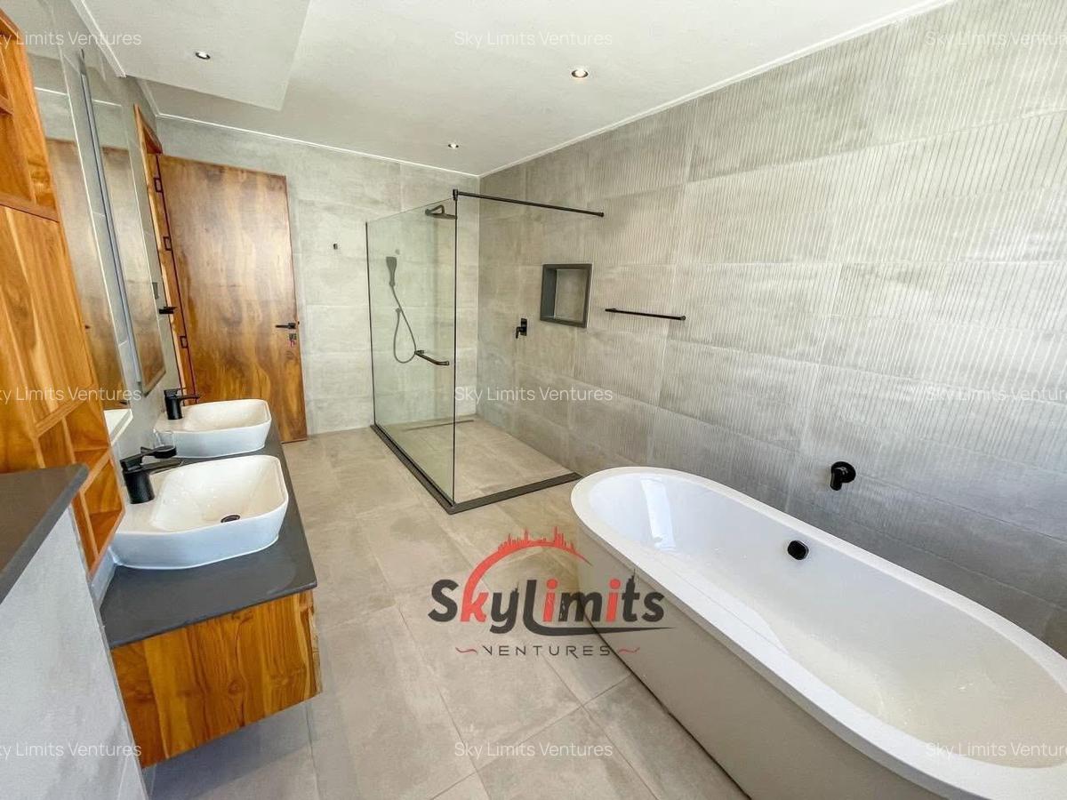 4 Bed Apartment with En Suite at Peponi Rd - 8