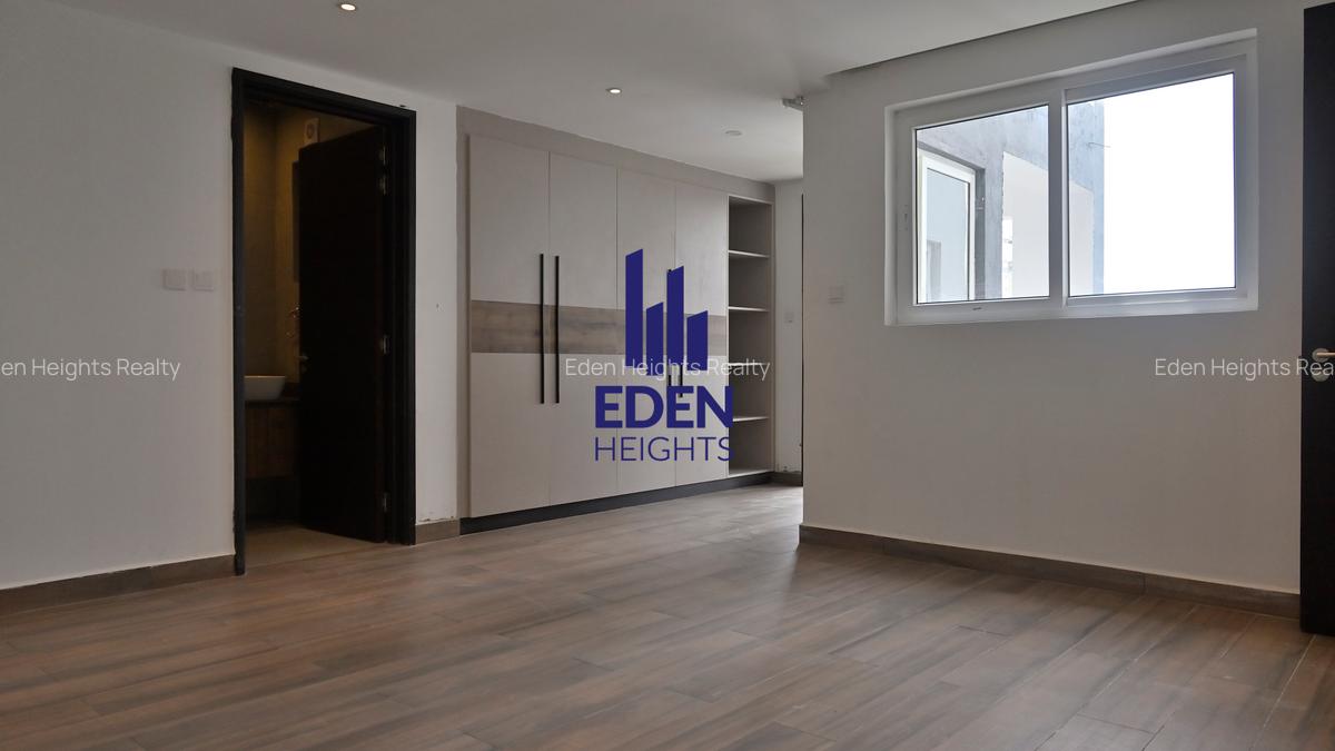 5 Bed Apartment with En Suite in General Mathenge - 12