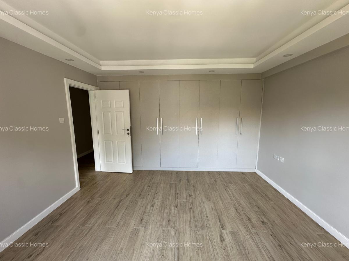 3 Bed Apartment with En Suite at Lavington - 10
