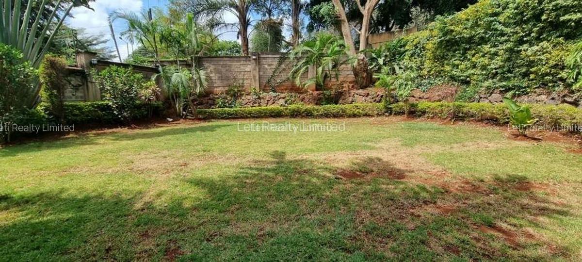 4 Bed Townhouse with En Suite in Lavington - 4