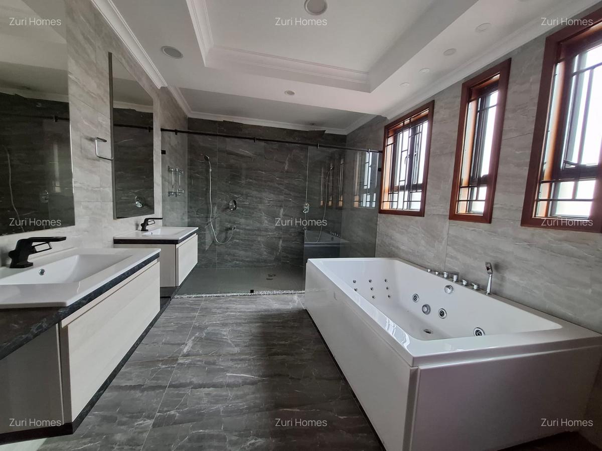 6 Bed Townhouse with En Suite in Lavington - 17