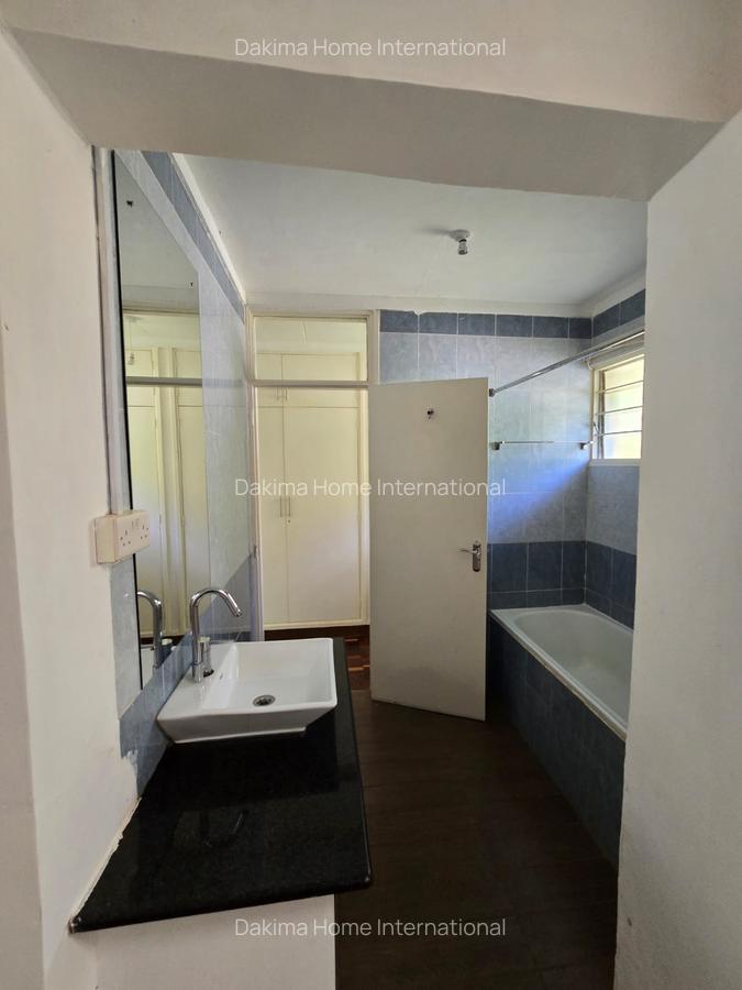 4 Bed House with En Suite in Loresho - 8