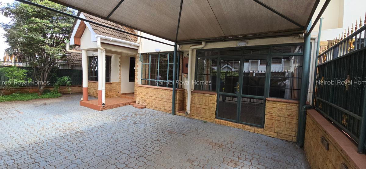 5 Bed Townhouse with En Suite at Lavington Road Green - 4