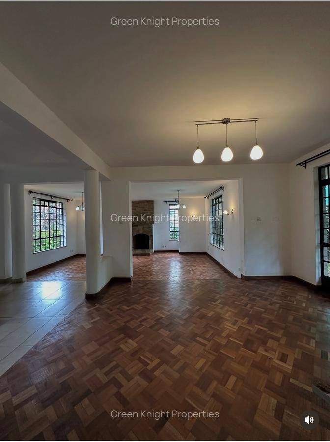 4 Bed House with En Suite in Lavington - 3