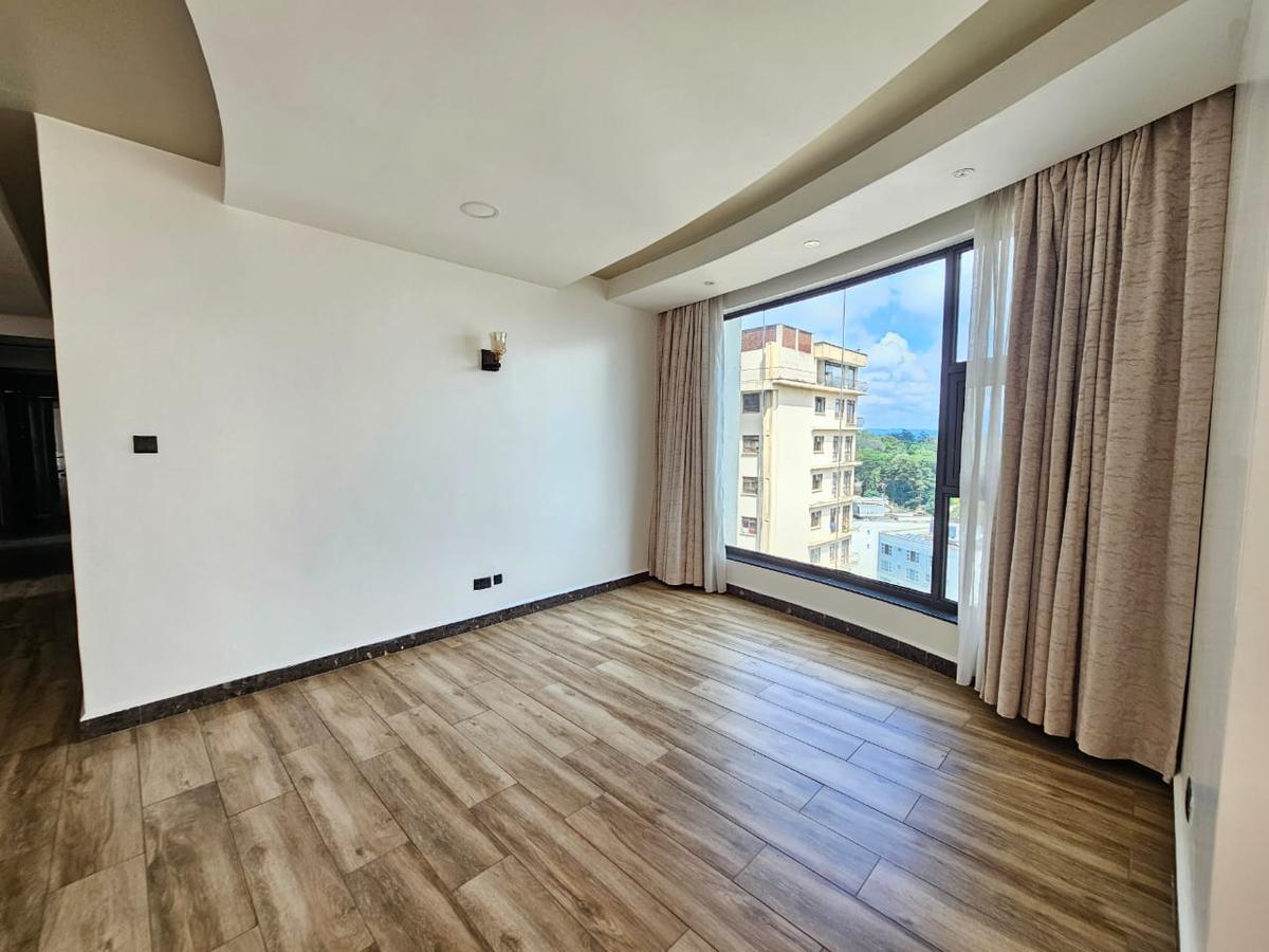 4 Bed Apartment with En Suite in General Mathenge - 19