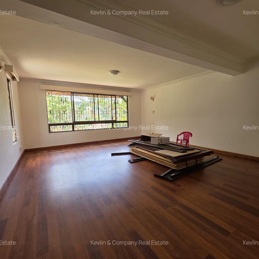 5 Bed Villa with En Suite in Gigiri - 9