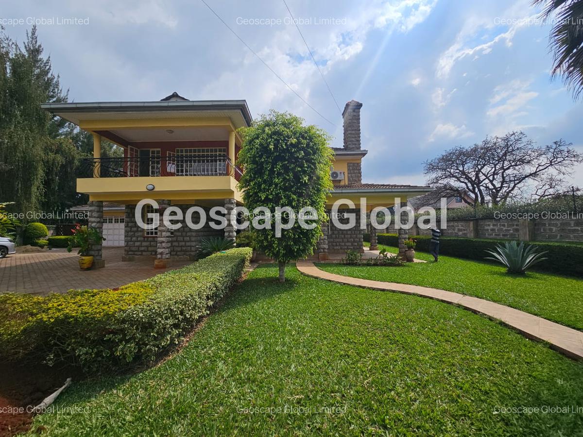 5 Bed House with En Suite in Runda - 1