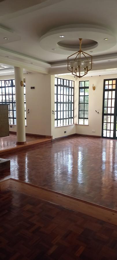 5 Bed Townhouse with En Suite in Lavington - 1